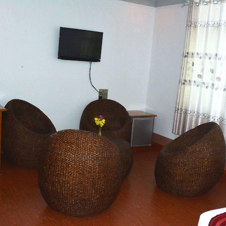 Myat Nan Taw Hotel Loikaw Esterno foto