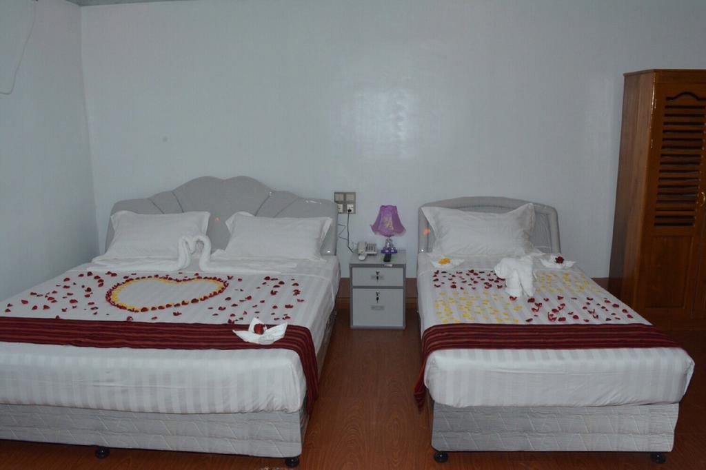 Myat Nan Taw Hotel Loikaw Esterno foto