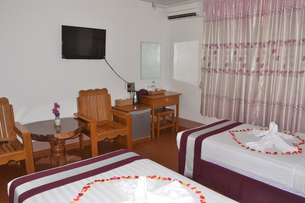 Myat Nan Taw Hotel Loikaw Esterno foto