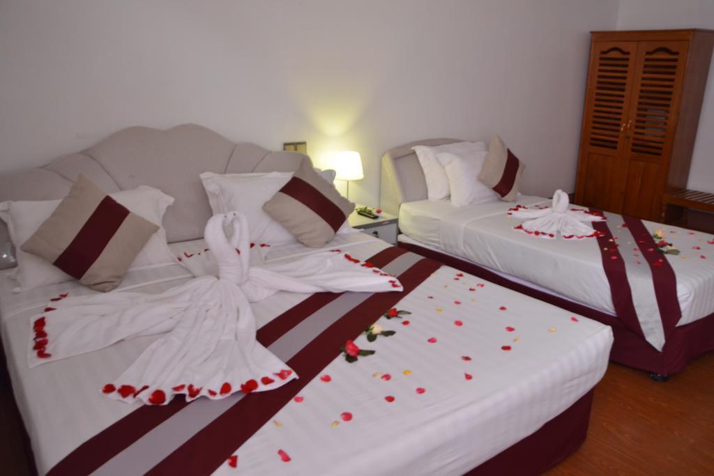 Myat Nan Taw Hotel Loikaw Esterno foto