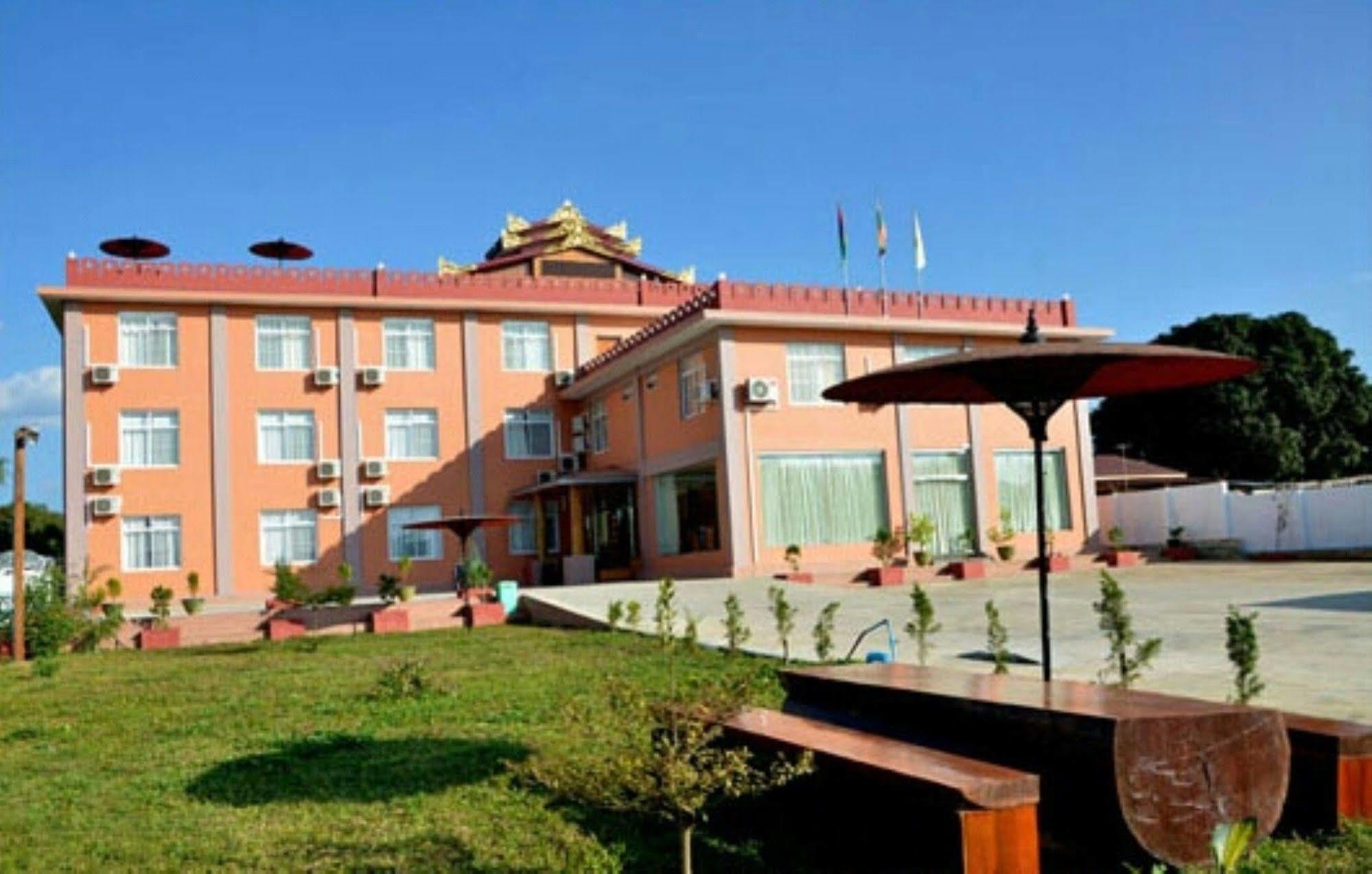 Myat Nan Taw Hotel Loikaw Esterno foto